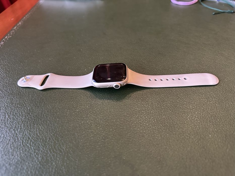Самрт- часы Apple Watch series 8