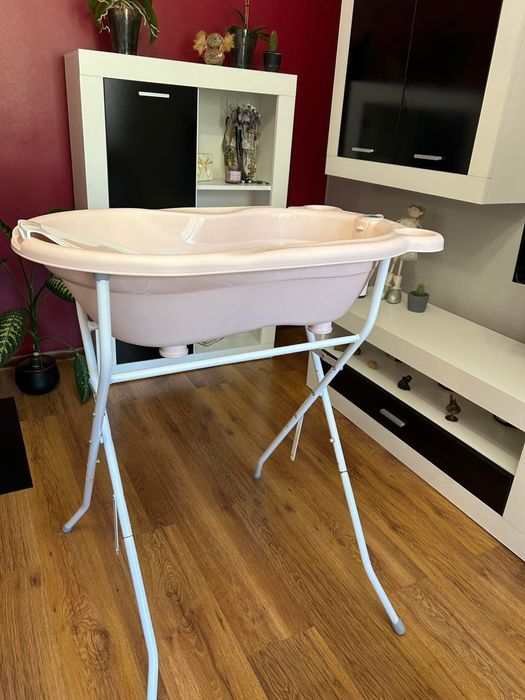 Ваничка за бебе със стойка