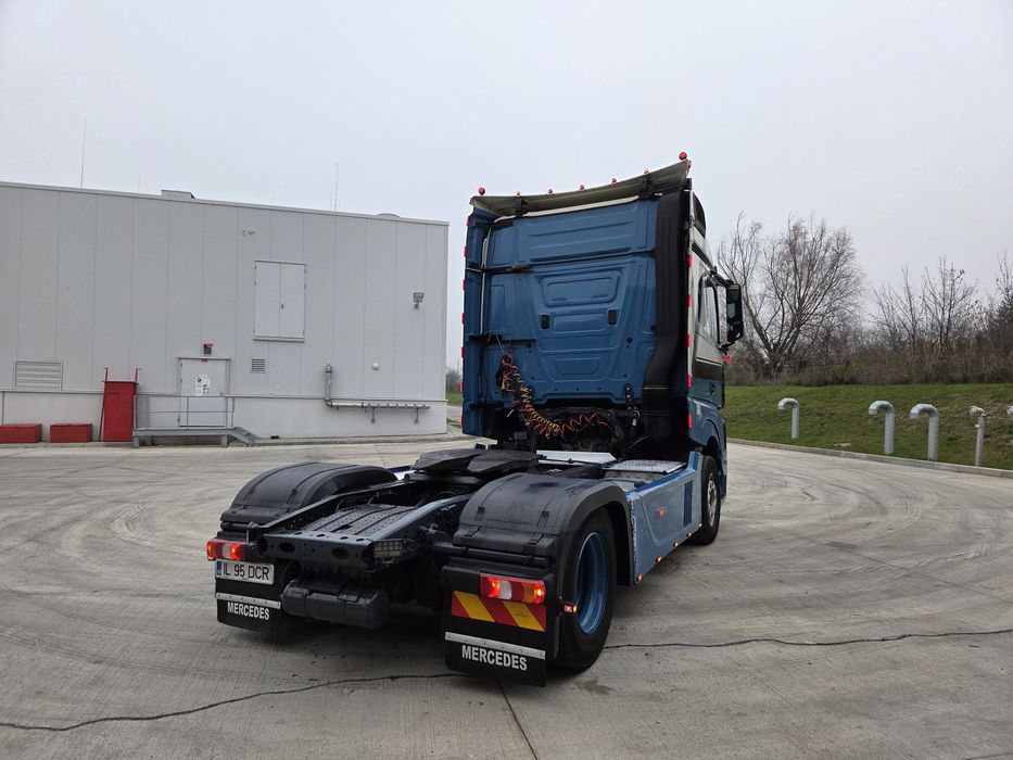 Mercedes Actros Mp4 18.45  / 12. 2015 / Variante Auto