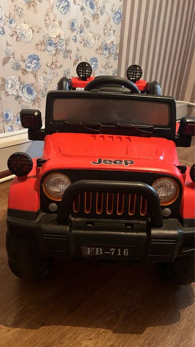 Детская электромашинка