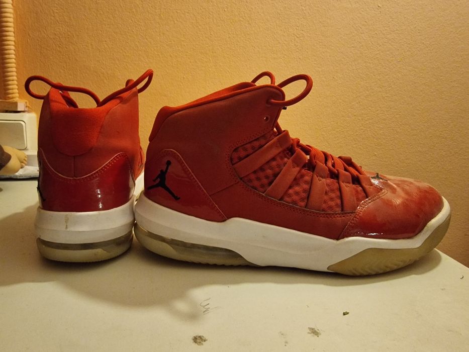 Vand jordans max aura gym red