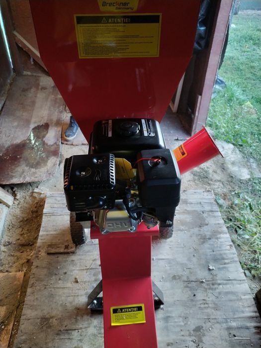Tocator de crengi pe benzina, TC 7-76, 6.5 CP, grosime max crengi 76 mm, 90 kg Breckner Germany