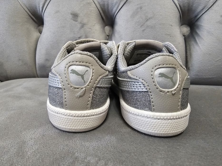 Adidasi spoert PUMA pentru copii fete marime nr. 24