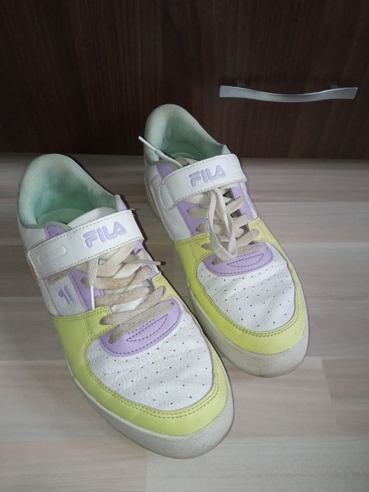 Дамски обувки номер 40