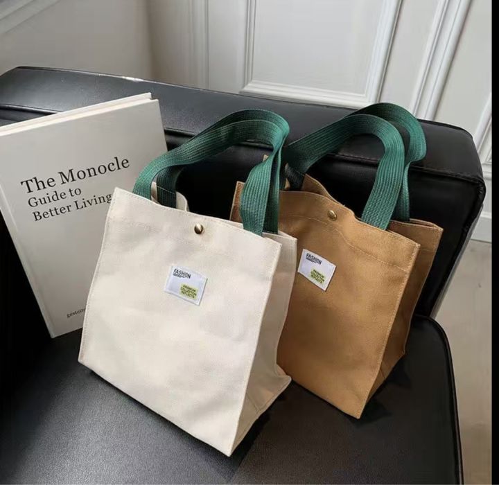 Сумочка через плечо тренд 2025