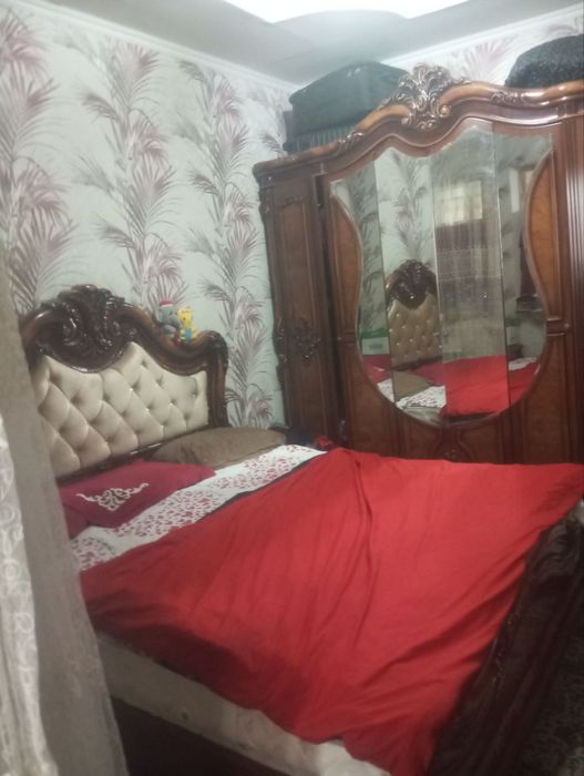 Uchastka sotiladi. Manzil Risoviy bozor. Juda qulay joyda joylashgan.