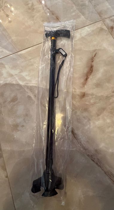 Бастуни - черни, леки и елегантни