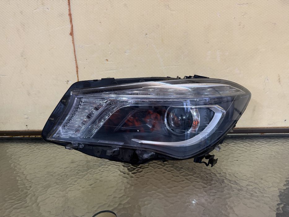 far stanga mercedes cla