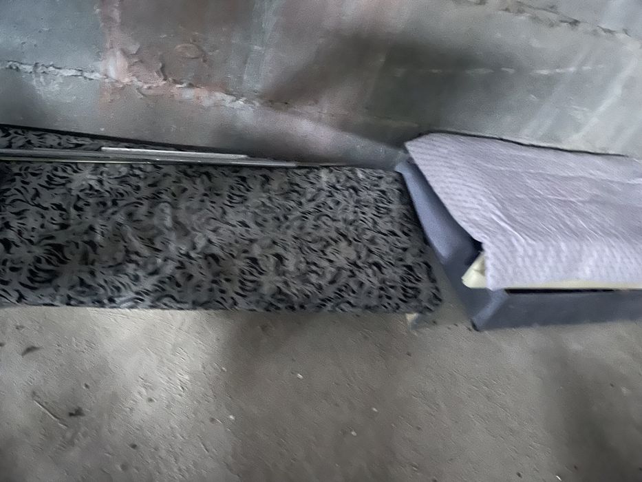 Отдам даром шкаф и диван