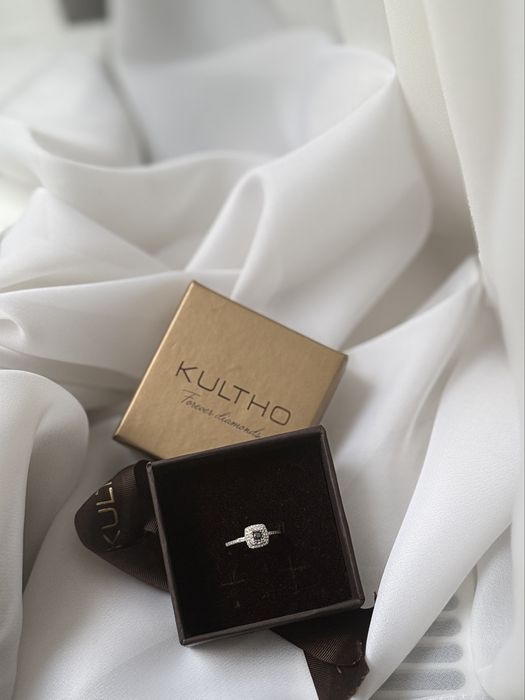 Inel logodna aur alb cu diamant negru și 56 diamante albe