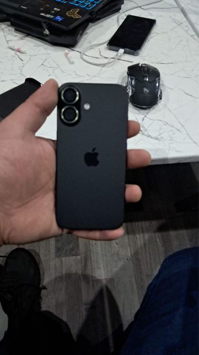 Продам айфон 16 в отличном состоянии