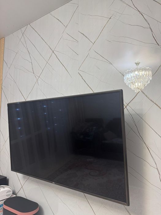 Продам Телевизор Смарт ТВ LG