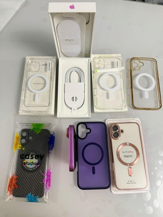 Vând iPhone 16 PLUS 256 GB Roz (Pink) garantie activa, 100% baterie si ExtraFull accesorii