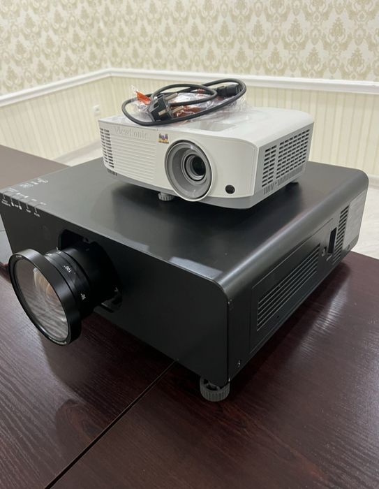 Профессиональный проектор Panasonic