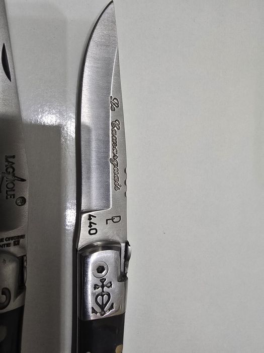 Cuțite buzunar Camarguais si Laguiole