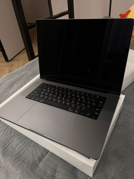 Macbook Pro 16-inch