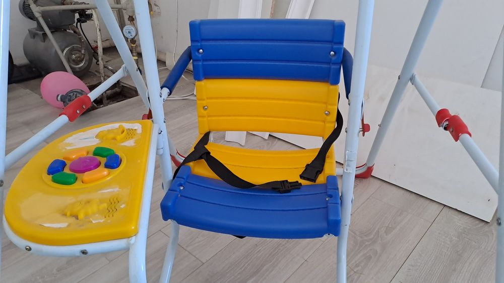 Продам детскую качелю.