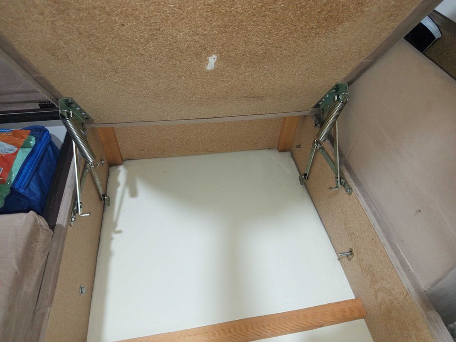 Угловой диван в зал