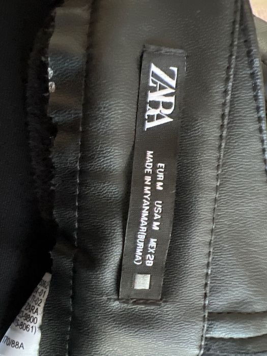 ZARA кожена рокля с гол гръб