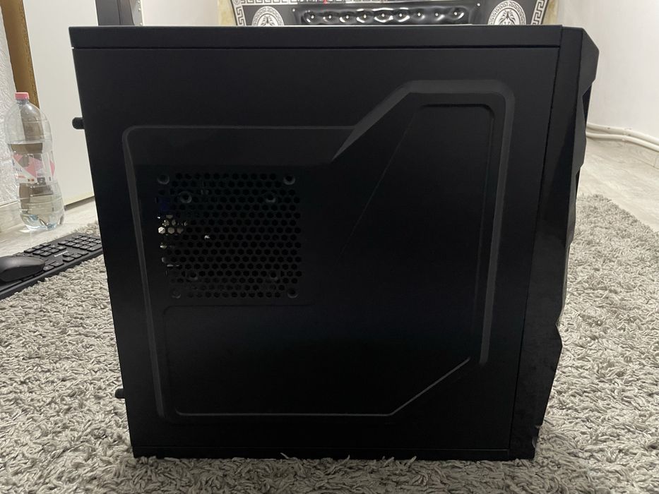 Vand PC Gaiming. (Cadou BOXE gaiming cu lumini RGB) 500 lei.