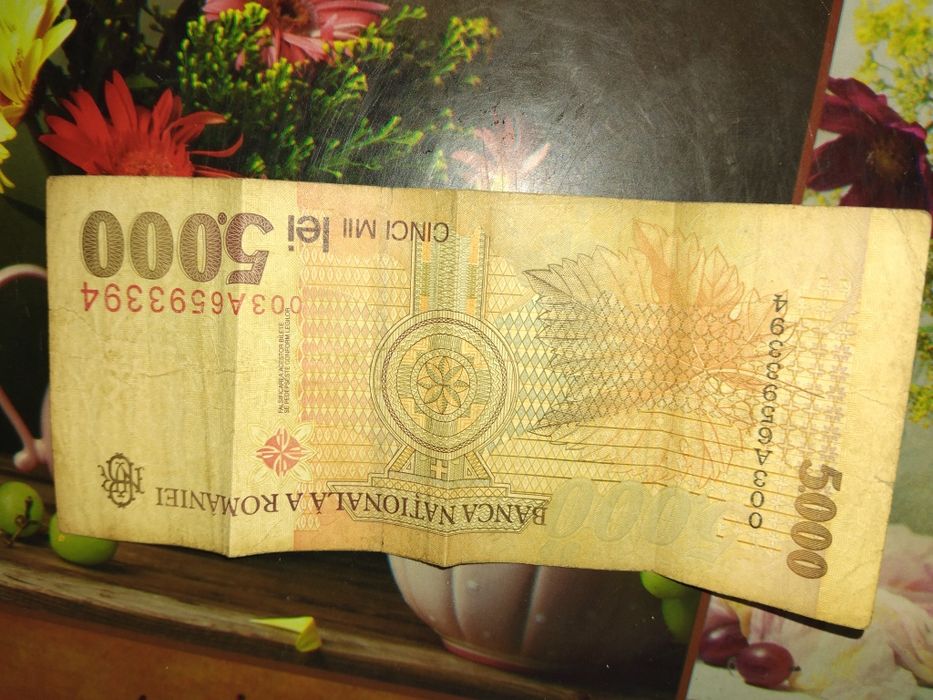 Vând bacnote vechi și am și monede vechi