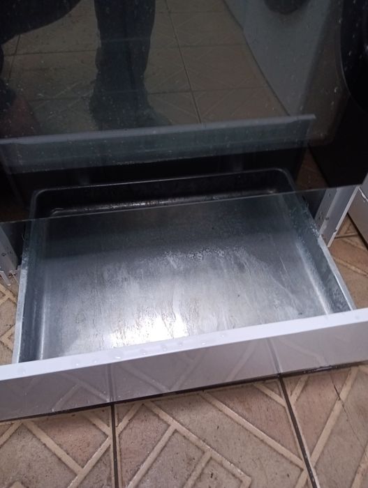 Като нова  свободно стояща печка с керамичен плот Gorenje с Гаранция!