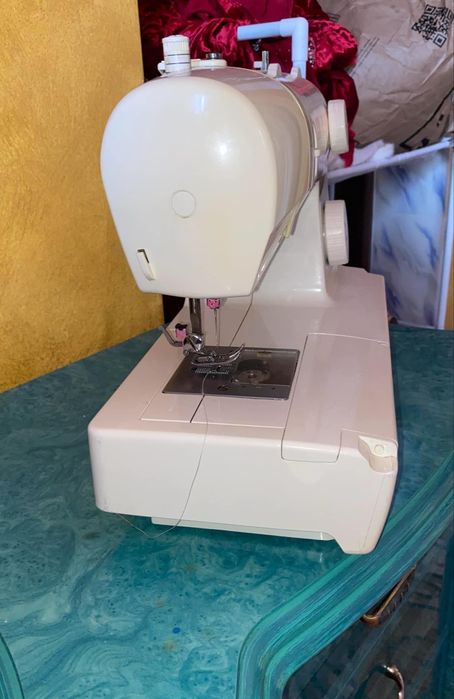 Masina de cusut  smart