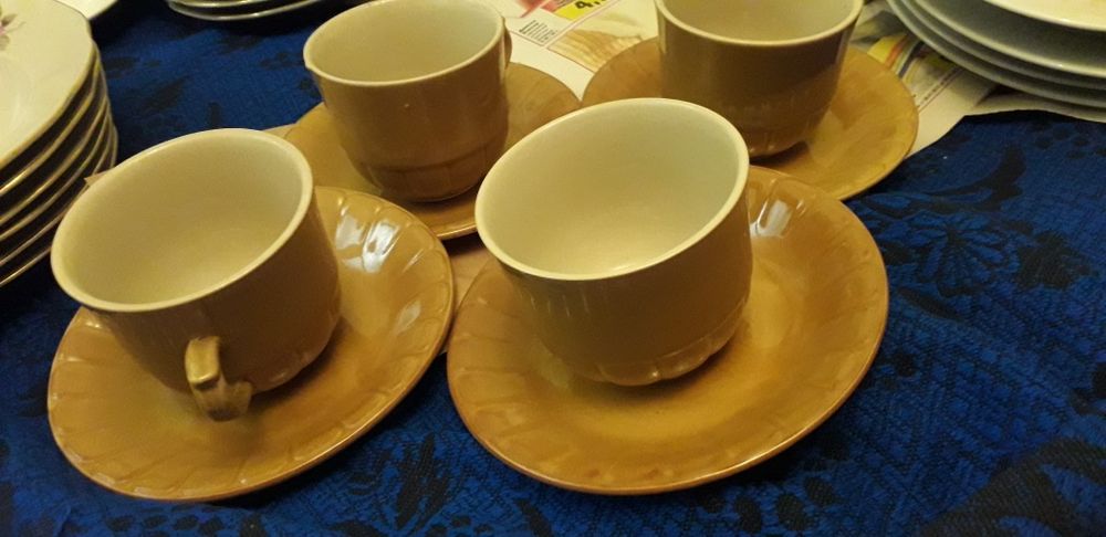 Чинии за хранене и комплекти