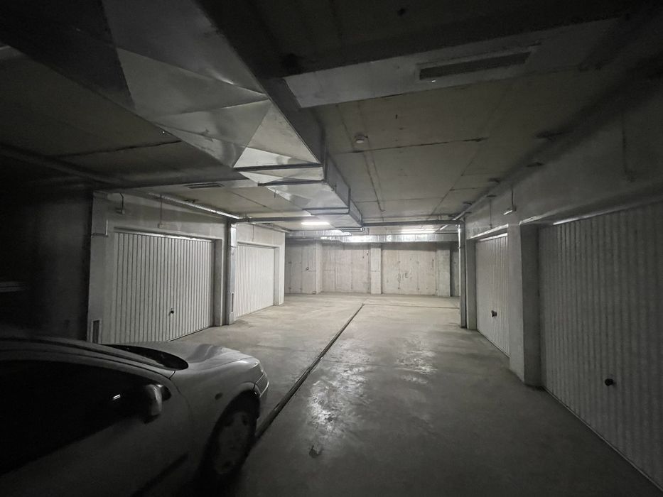 Дава се под наем Гараж / Паркомясто в Перник, Ладовица - 20 кв.м за 127.5 € - Снимка #2