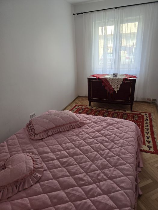 Apartament pentru închiriat cu 2 camere nedecomandate  41mp