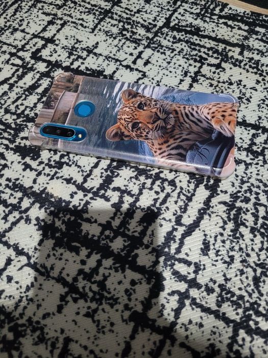Продам смартфон Huawei P30 Lite