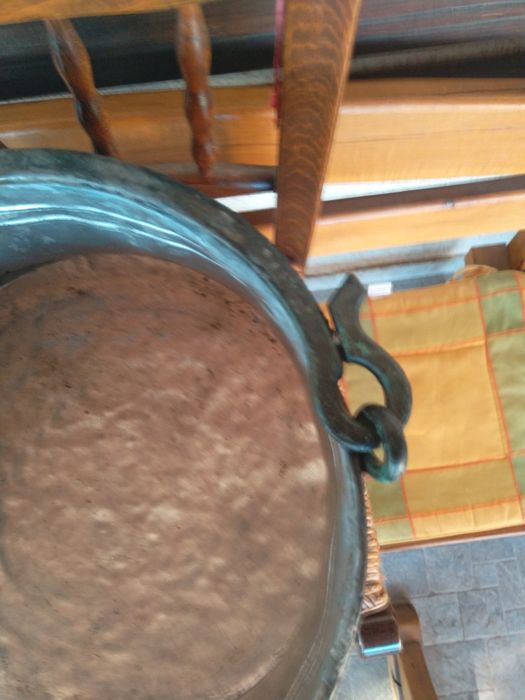 Продавам огромен Огромен антикварен бакьрен казан