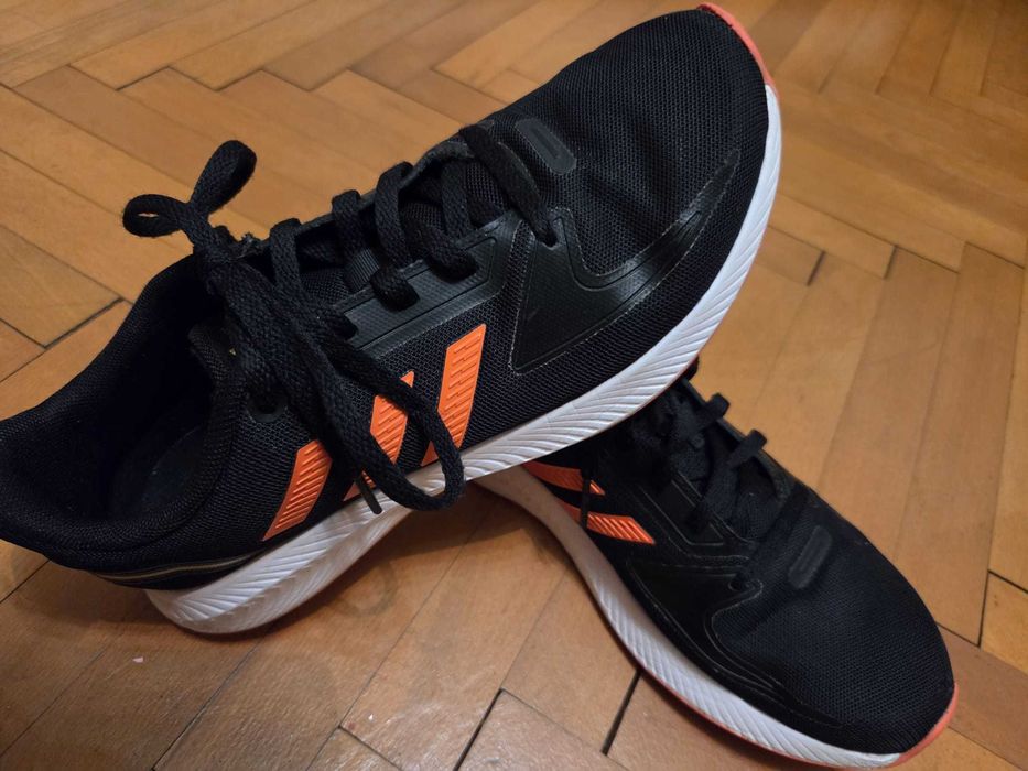 Adidas stare foarte buna