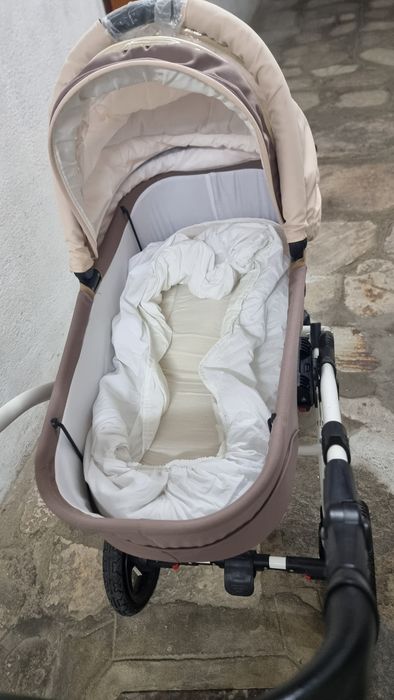 Продавам бебешка количка 2 в 1 lorelli viola