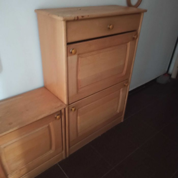 Продавам два шкафа за обувки и закачка