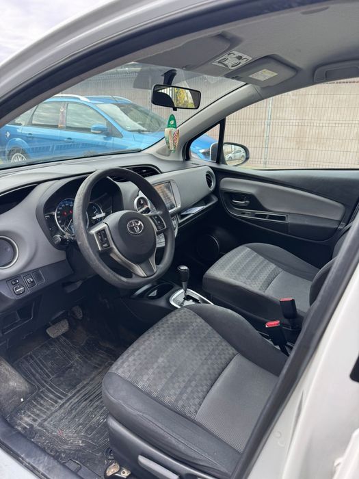 Vând Toyota Yaris