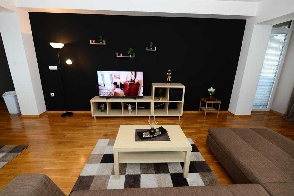 Дава се под наем Двустаен апартамент в Пловдив, Кючук Париж - 56 кв.м за 224.4 € - Снимка #1