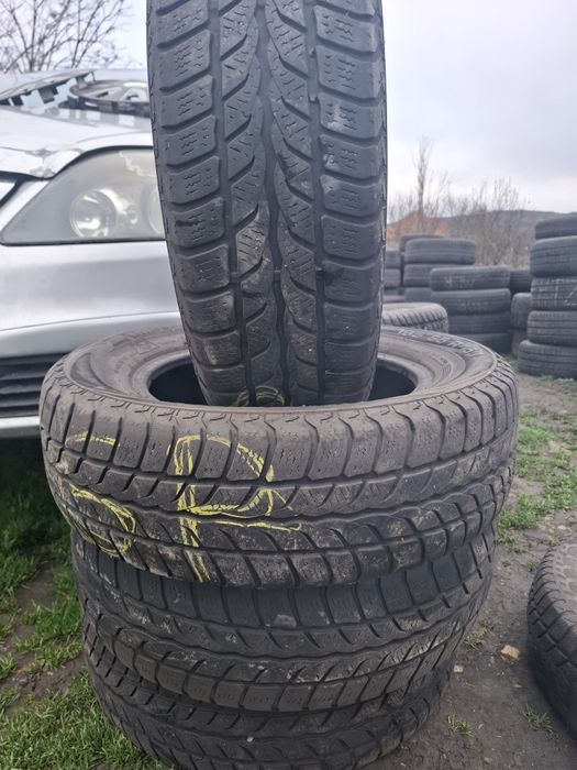 Vand set 4 anvelope 195 65 15 bune de iarna