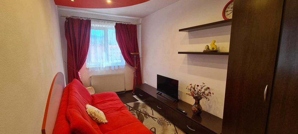 Apartament 3 camere de închiriat, decomandat, mobilat, utilat, Astra, zona Berzei