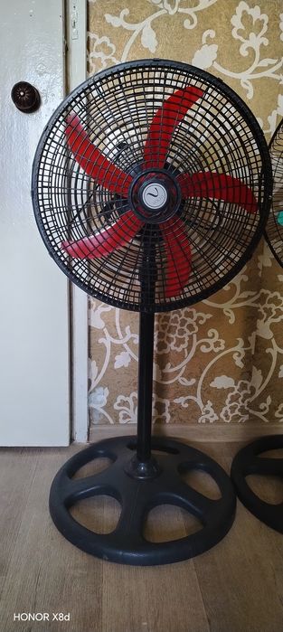 Продаются вентиляторы  2 шт