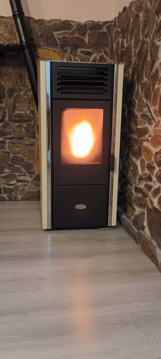 Камина на пелети суха