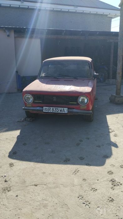 01 Jiguli qizil rangi