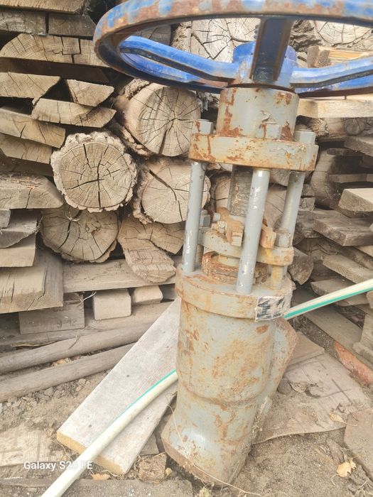 Продам задвижку ду100 ру160