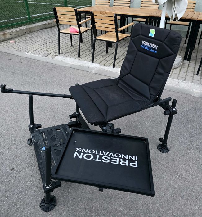 Vând ceaVând Set Scaun Preston Ignition Feeder Chair +  Feeder Arm + Tava laterala + podină 
Scaunul se află într-o stare bună.Se vinde doar in Bihor.