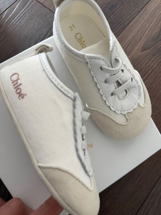 Бебешки обувки, чисто нови