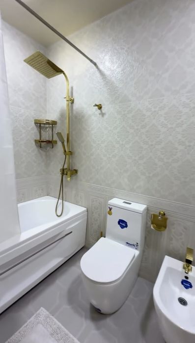 Ibn Sino Stroy mart yonida Dubleks 6 xona + 2 xoll 106 + 106 kv 1 etaj