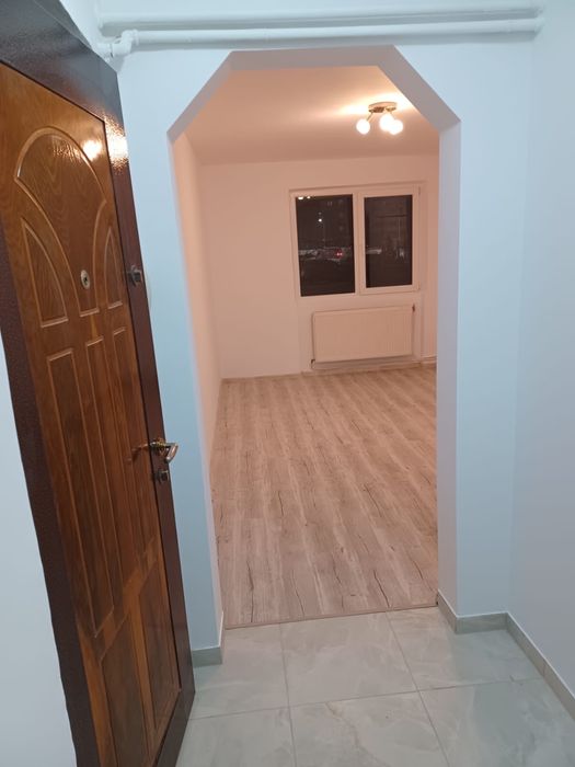 Vand apartament cu 2 camere