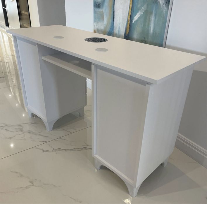 Masa manichiura cu aspiratie integrat