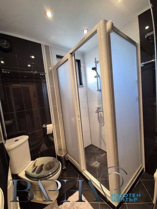 Дава се под наем Двустаен апартамент в Варна, Център - 60 кв.м за 398.82 € - Снимка #9