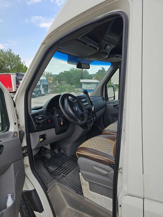 VW Crafter 2.5 TDI 21+ 1 места | 136 к.с. | 2 климатика | Кожа | TV | Автоматична врата | Микрофон